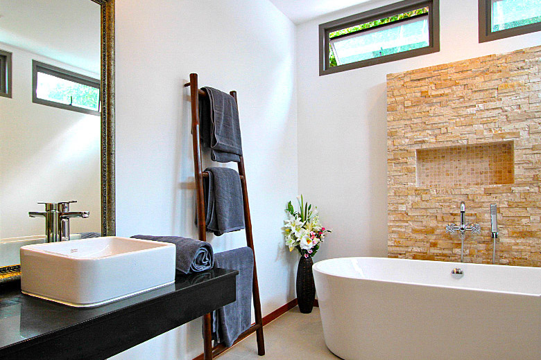 Ya Nui Villa Bathroom